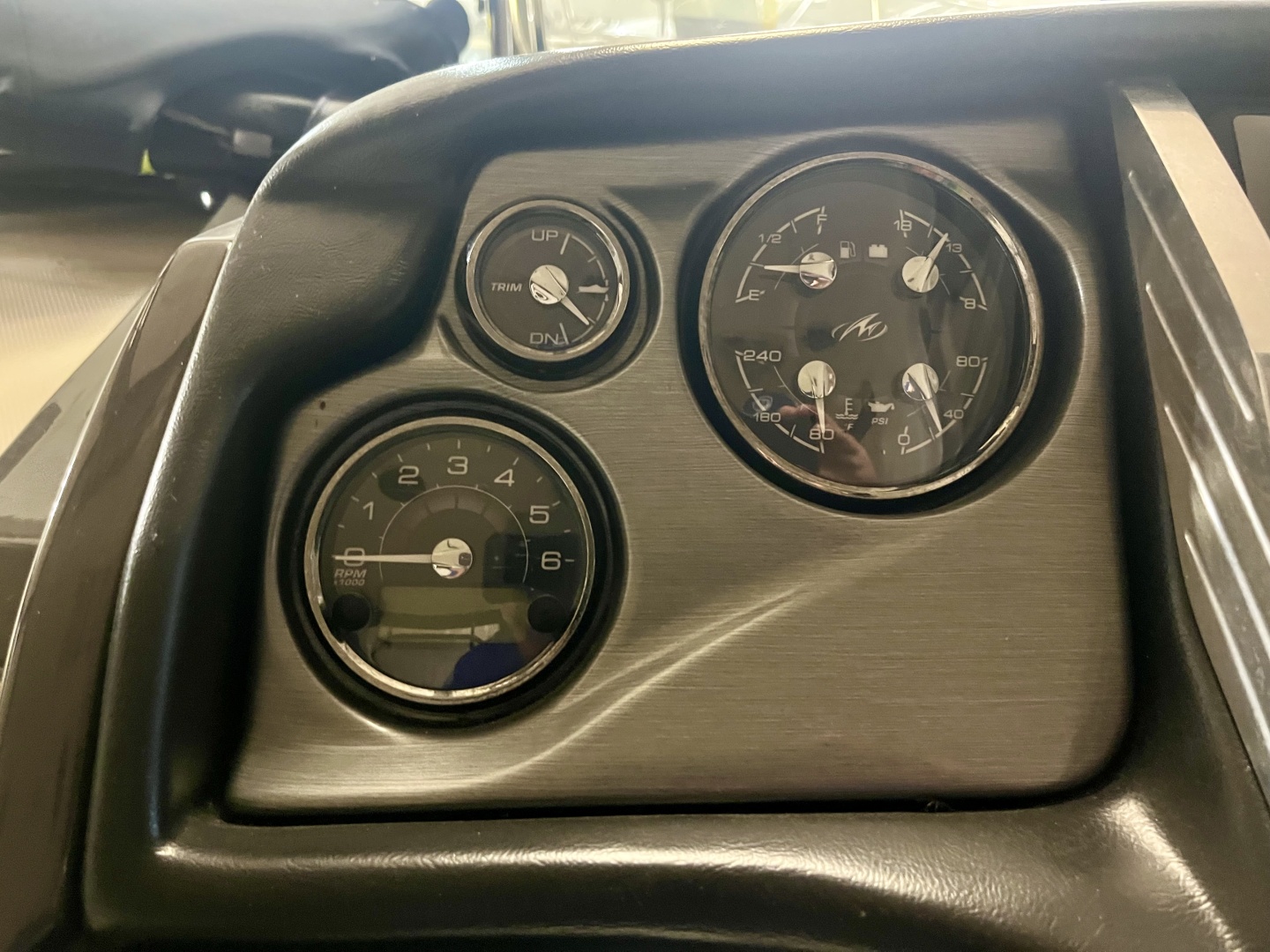 2012 Monterey 320 Sport Yacht 32