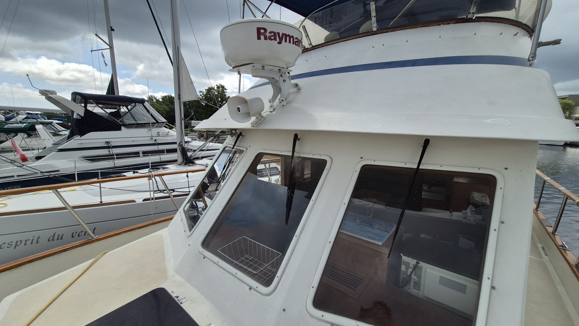 1985 Ocean Alexander  38 Double Cabin