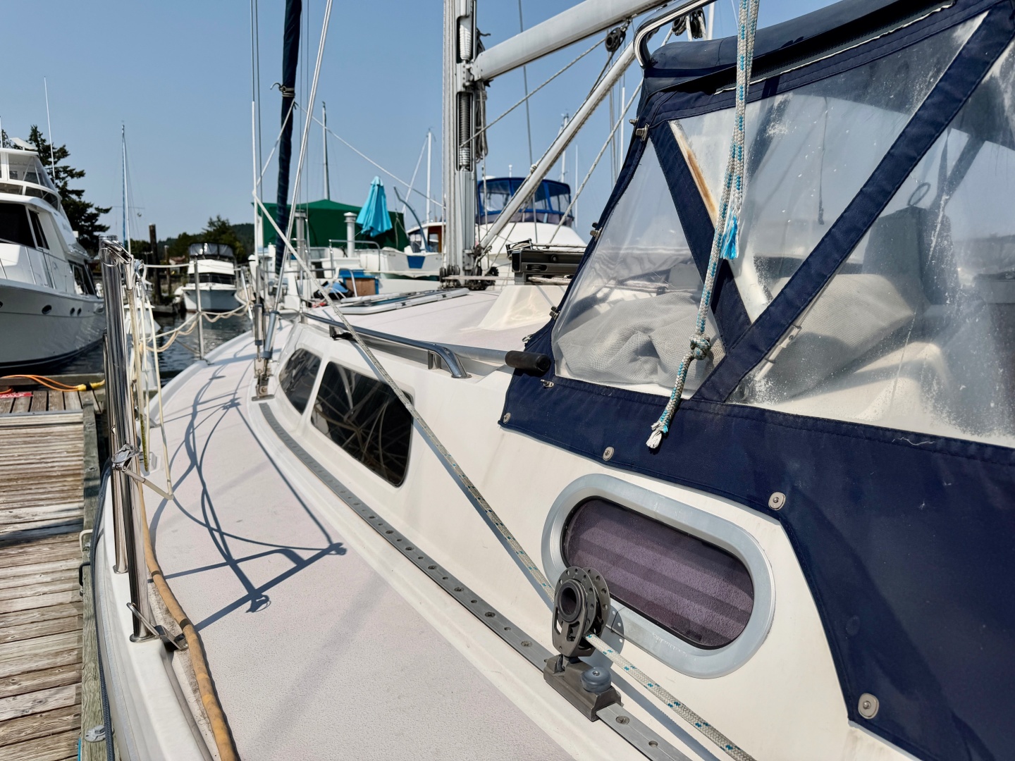 2003 Catalina 350 — photograph 5