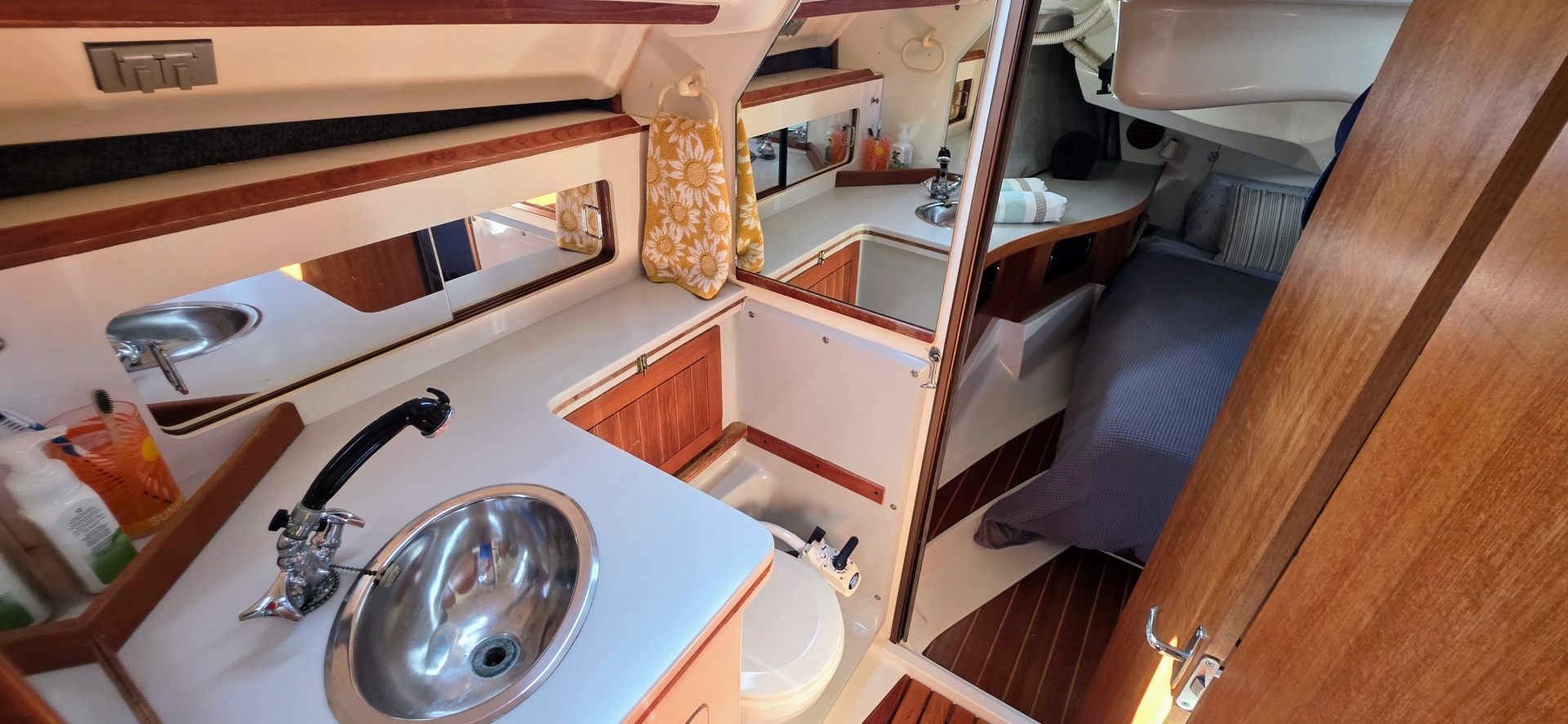 1987 Hunter 37 Legend