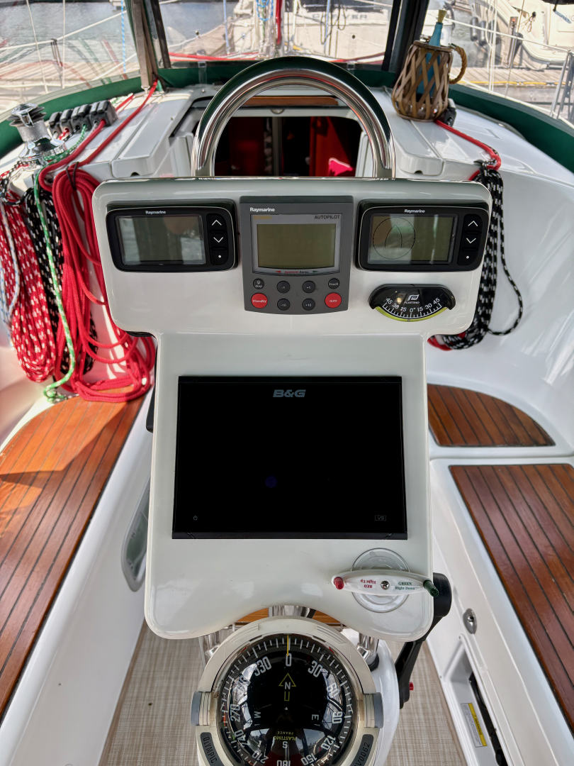 2005 Beneteau  323