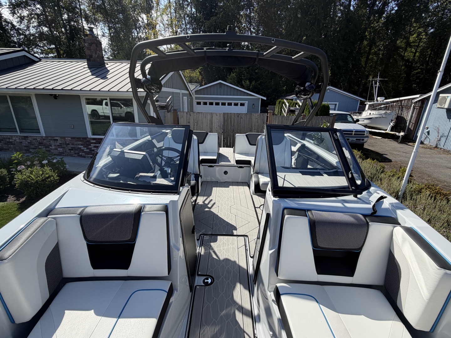 2023 Yamaha Boats 222xe