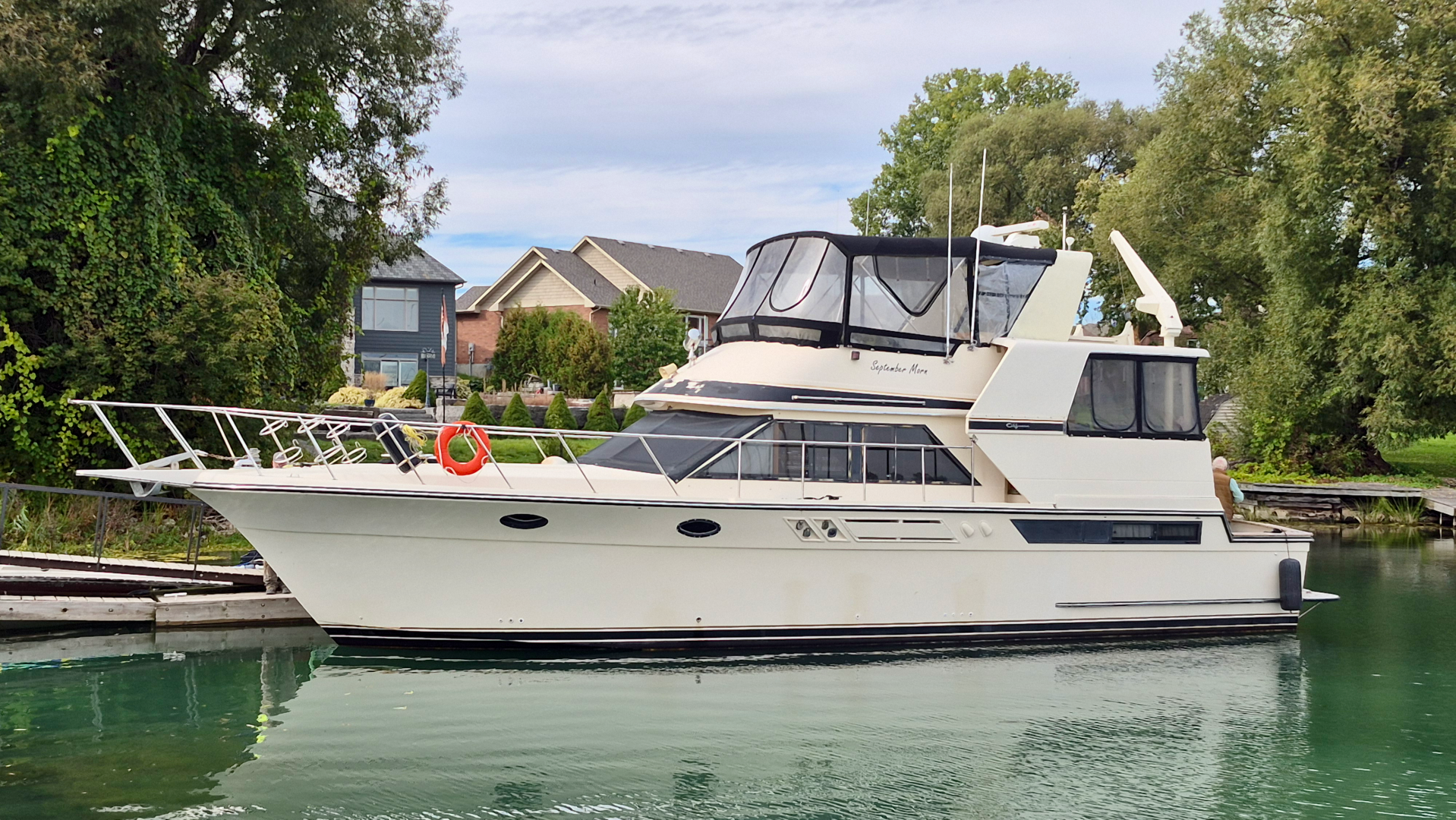 1989 Carver 48 Californian — photograph 2