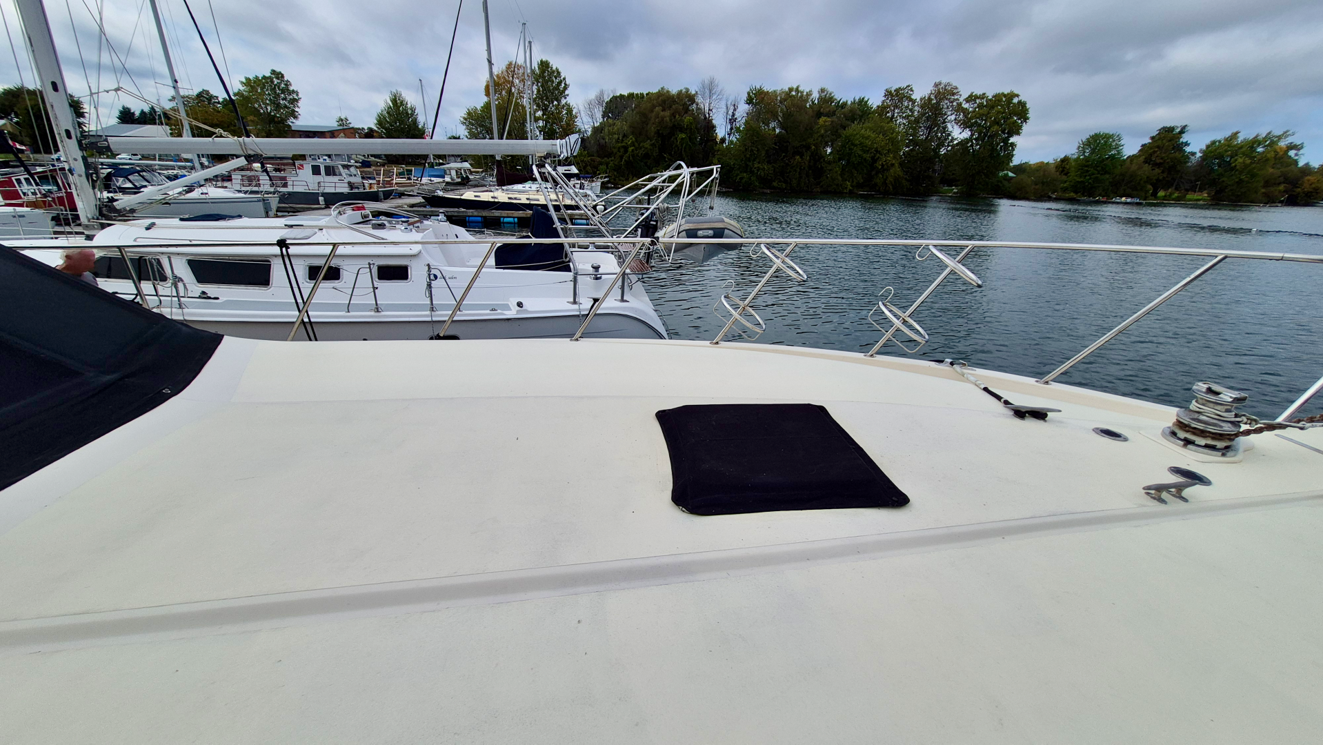 48ft Carver Yacht For Sale