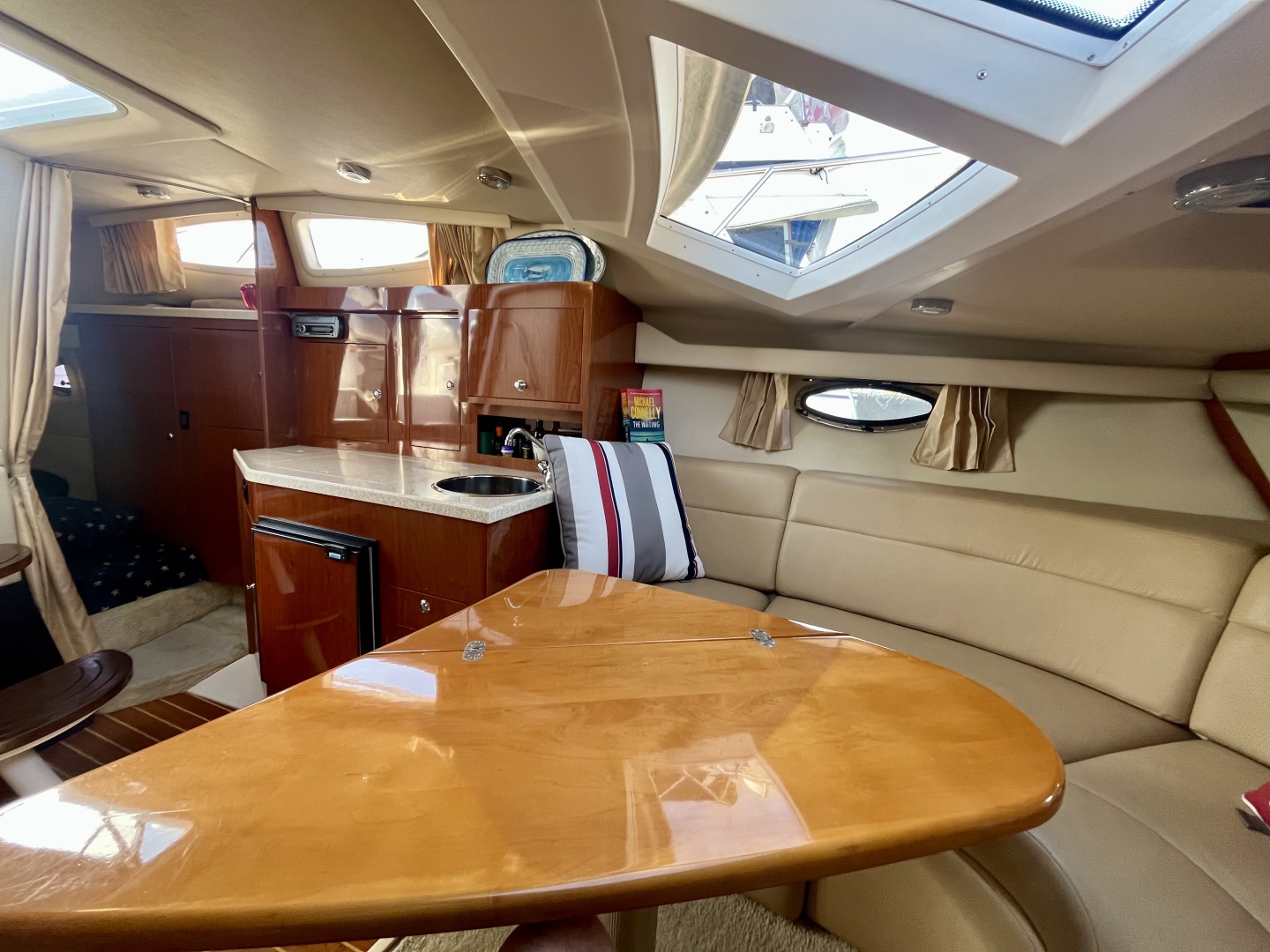 30ft Regal Yacht For Sale