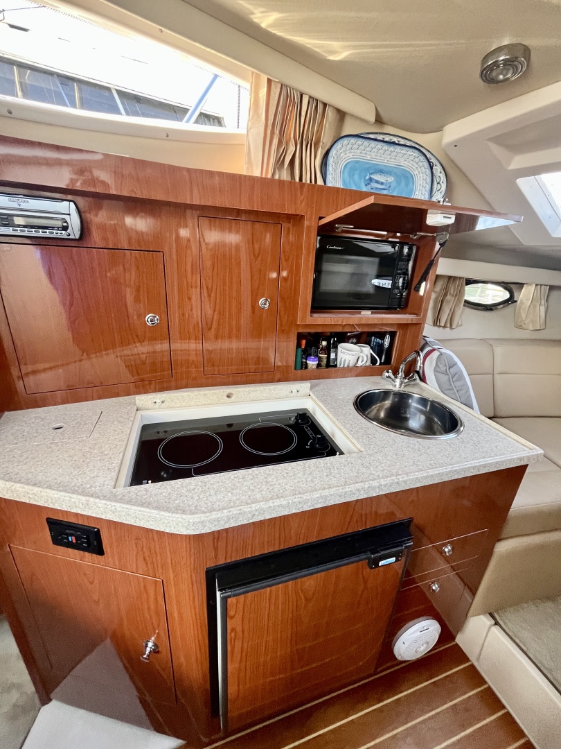 30ft Regal Yacht For Sale