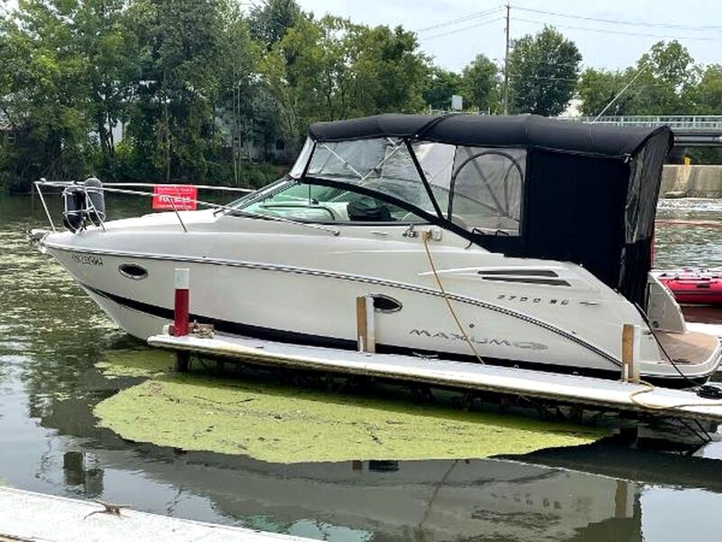 27ft Maxum Yacht For Sale