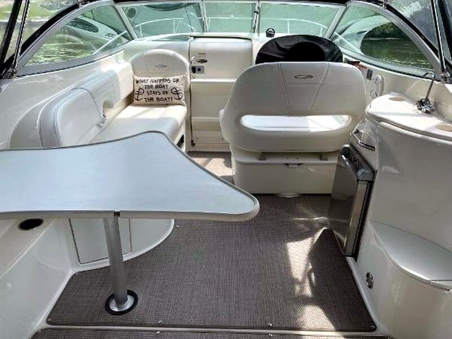 27ft Maxum Yacht For Sale