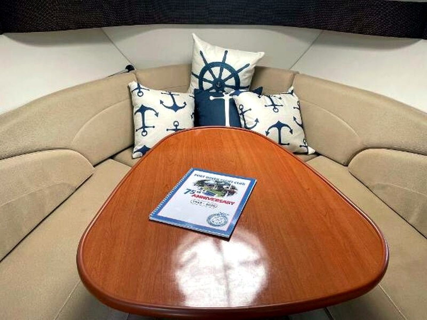 27ft Maxum Yacht For Sale