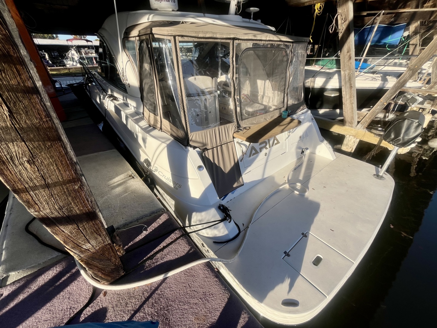 2008 Cruisers Yachts 390 Sport Coupe