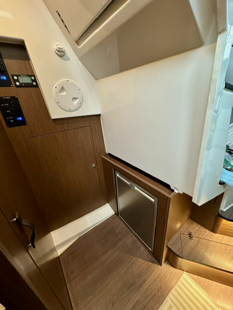 2024 Beneteau  Antares 11 Fly