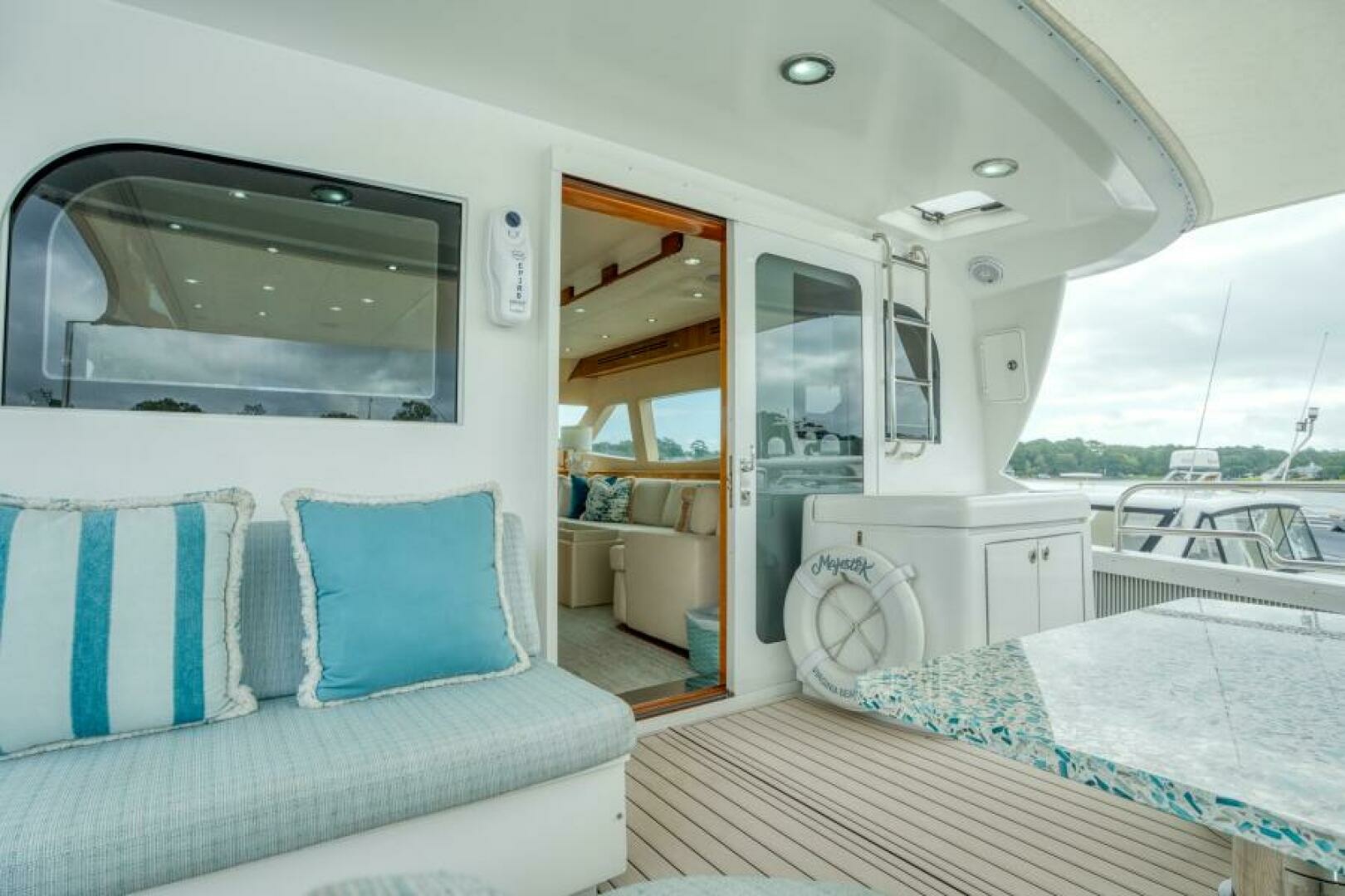 MAJESTIK 80ft Hatteras Yacht For Sale