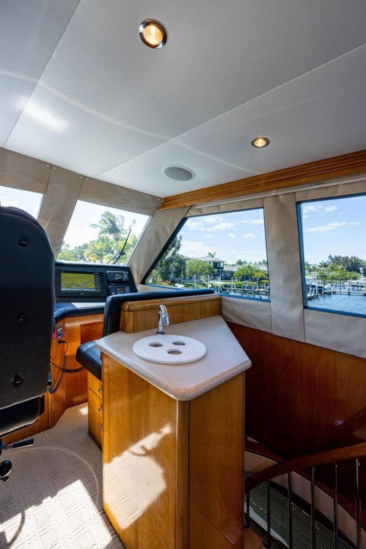 60ft Hatteras Yacht For Sale
