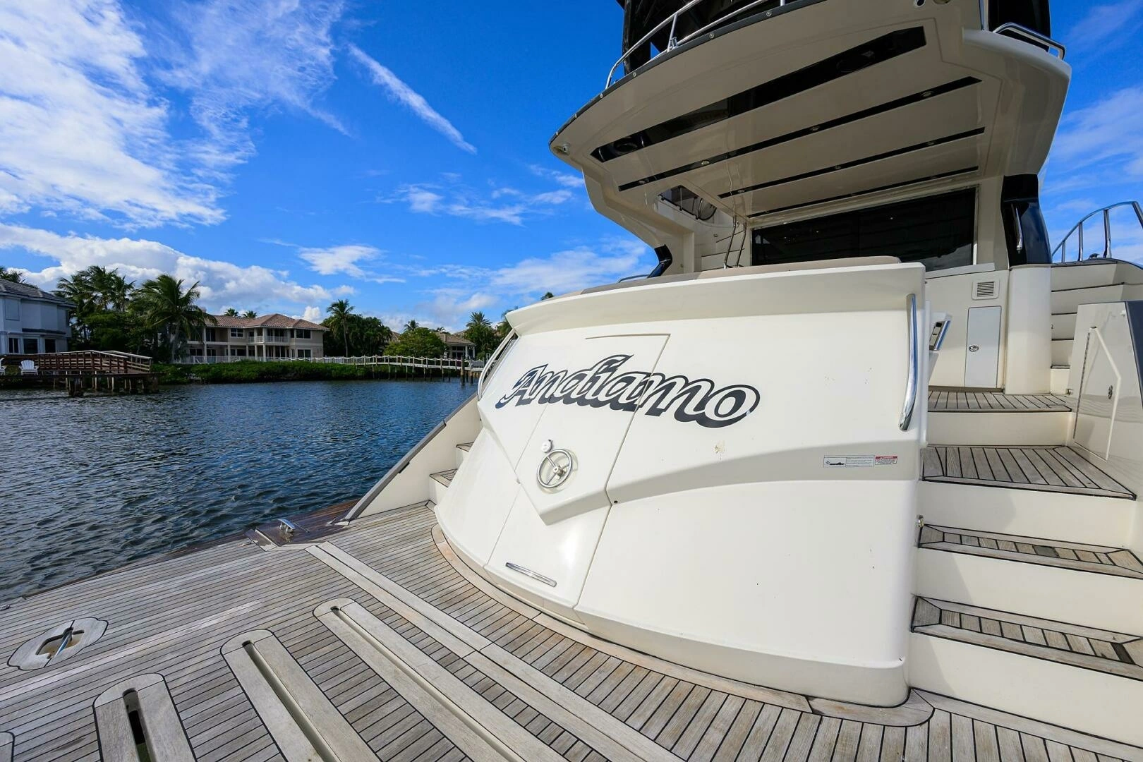 Marquis 660 Sport Yacht Yacht For Sale