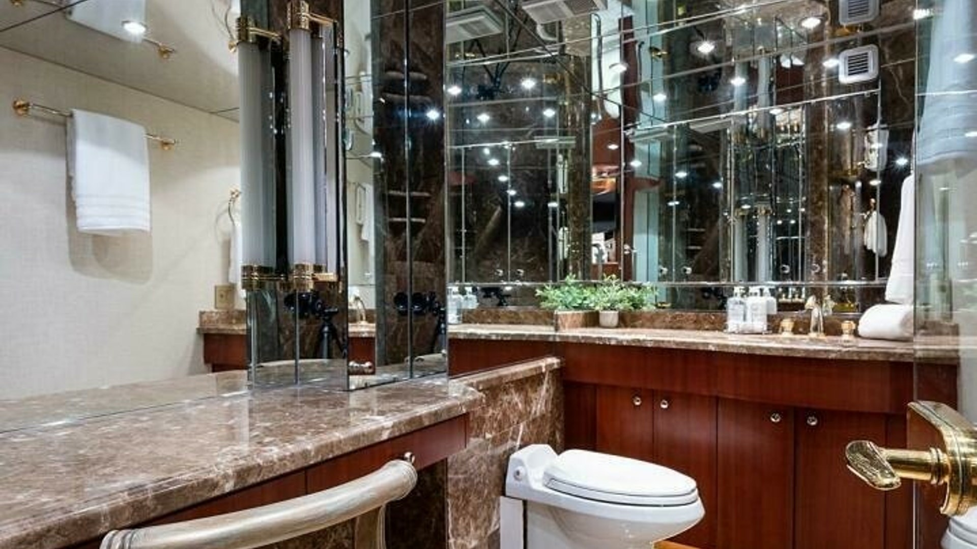 Luxurious Yacht Bathroom Interior