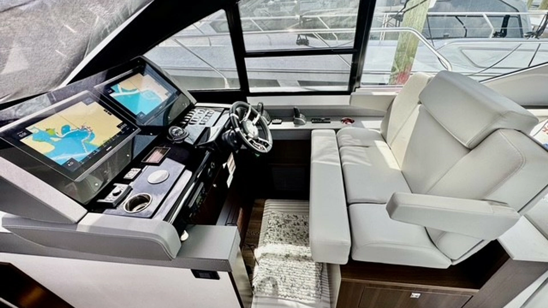 Cruisers Yachts 50 Cantius Yacht For Sale
