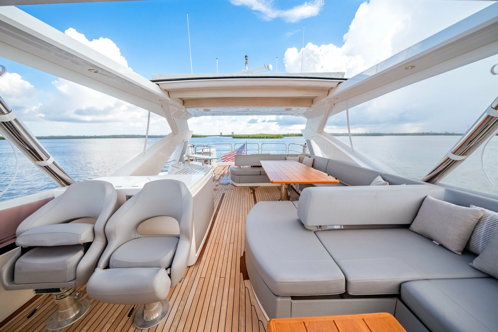 Sunseeker 76 Flybridge Yacht For Sale