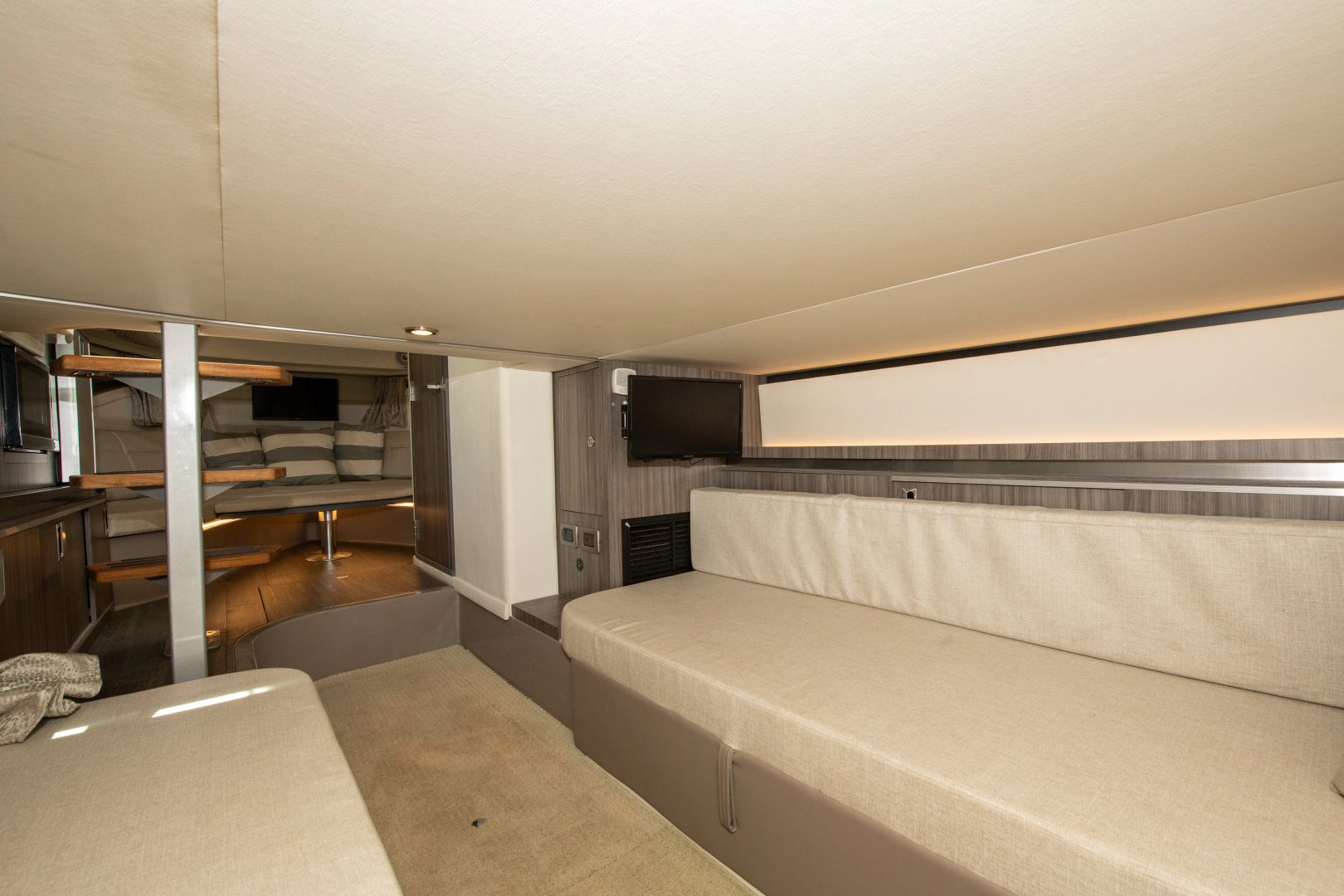 2022 Sea Ray Sundancer 320 OB