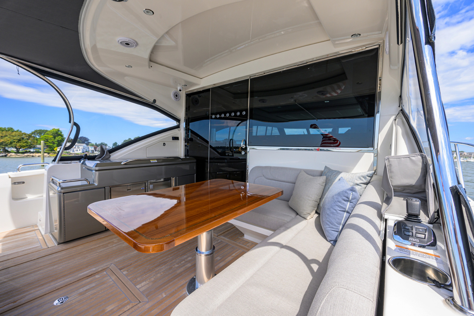2023 Riviera 5400 Sport Yacht