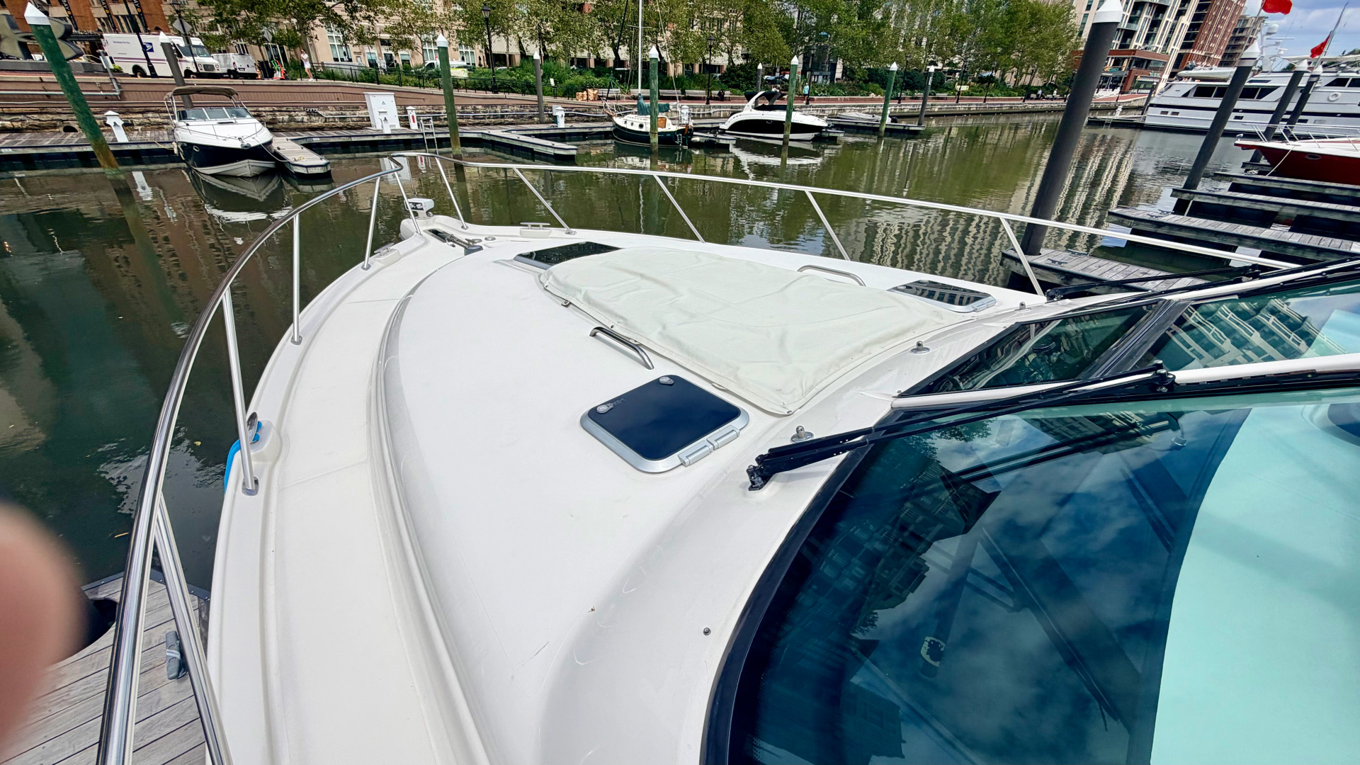 2009 Tiara Yachts 4300 Sovran