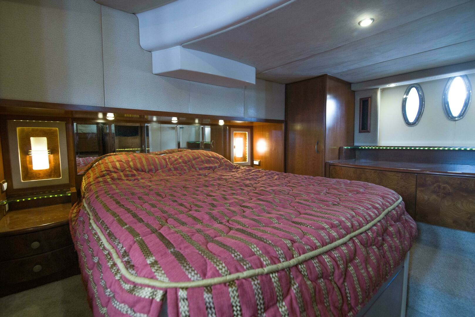 IMMERSED 52ft Silverton Yacht For Sale