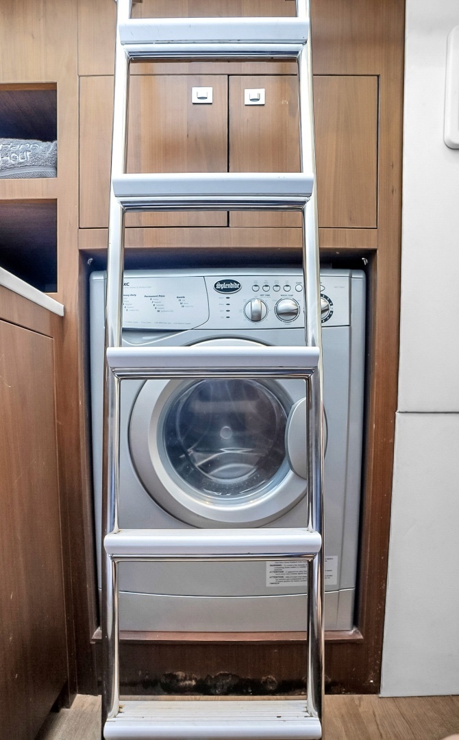 2016 Princess V58-HAPPY HOUR- Crew Stateroom