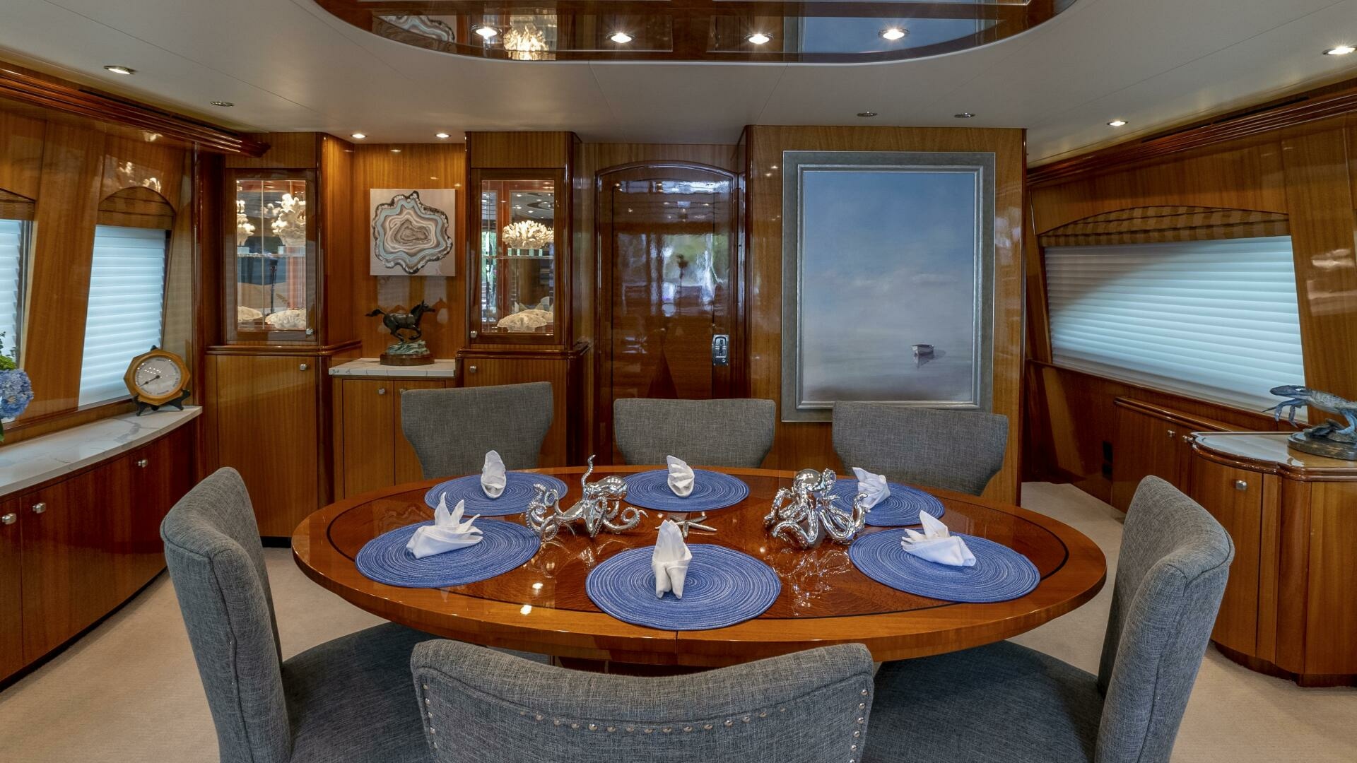 Hatteras 80 Gallopin- Salon Dinette
