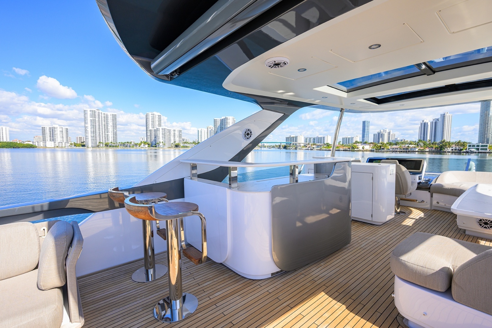 DT78 78ft Azimut Yacht For Sale