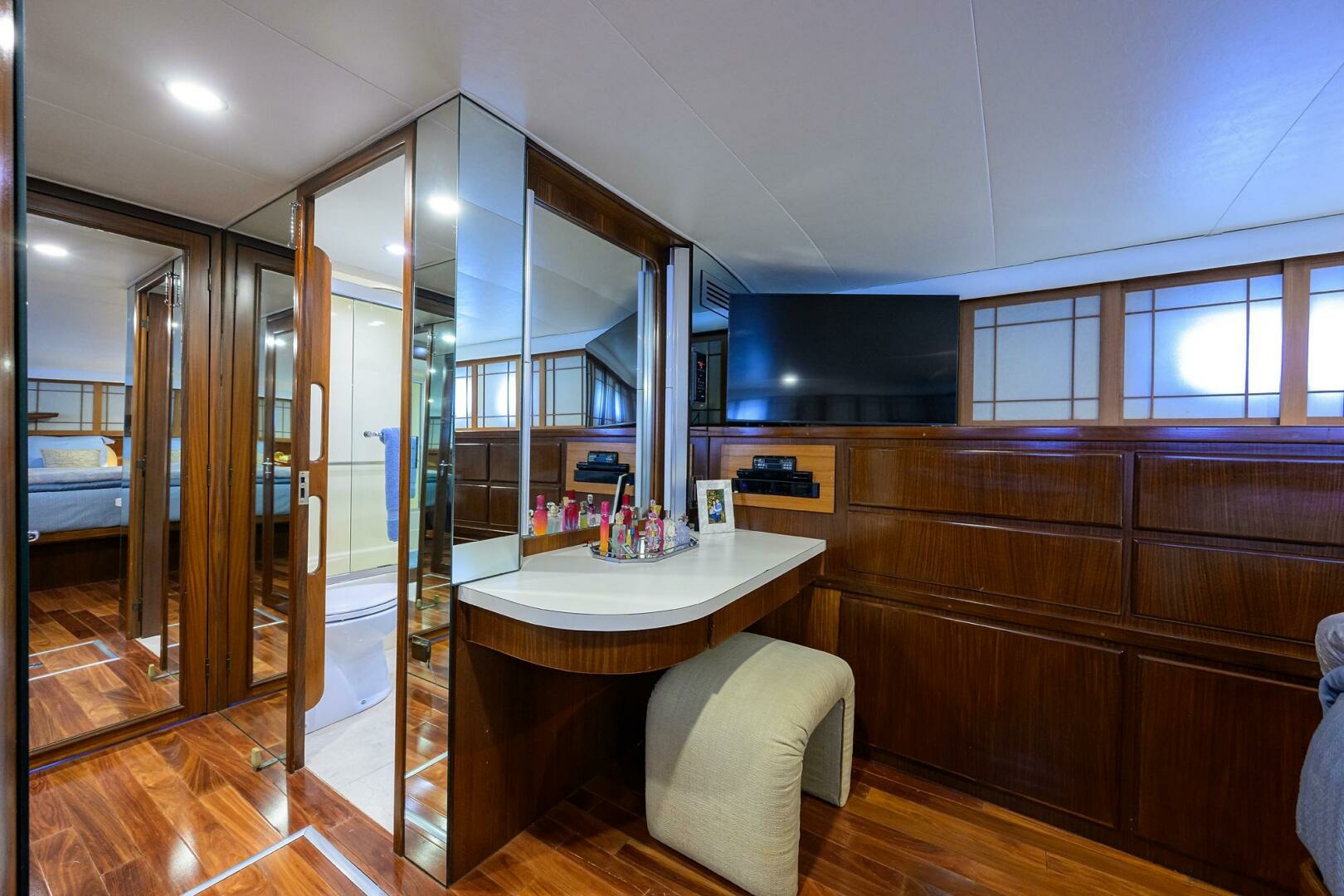 FOREVER YOUNG 78ft Hatteras Yacht For Sale