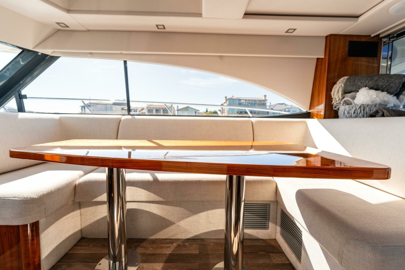 VENTURES64 48ft Riviera Yacht For Sale
