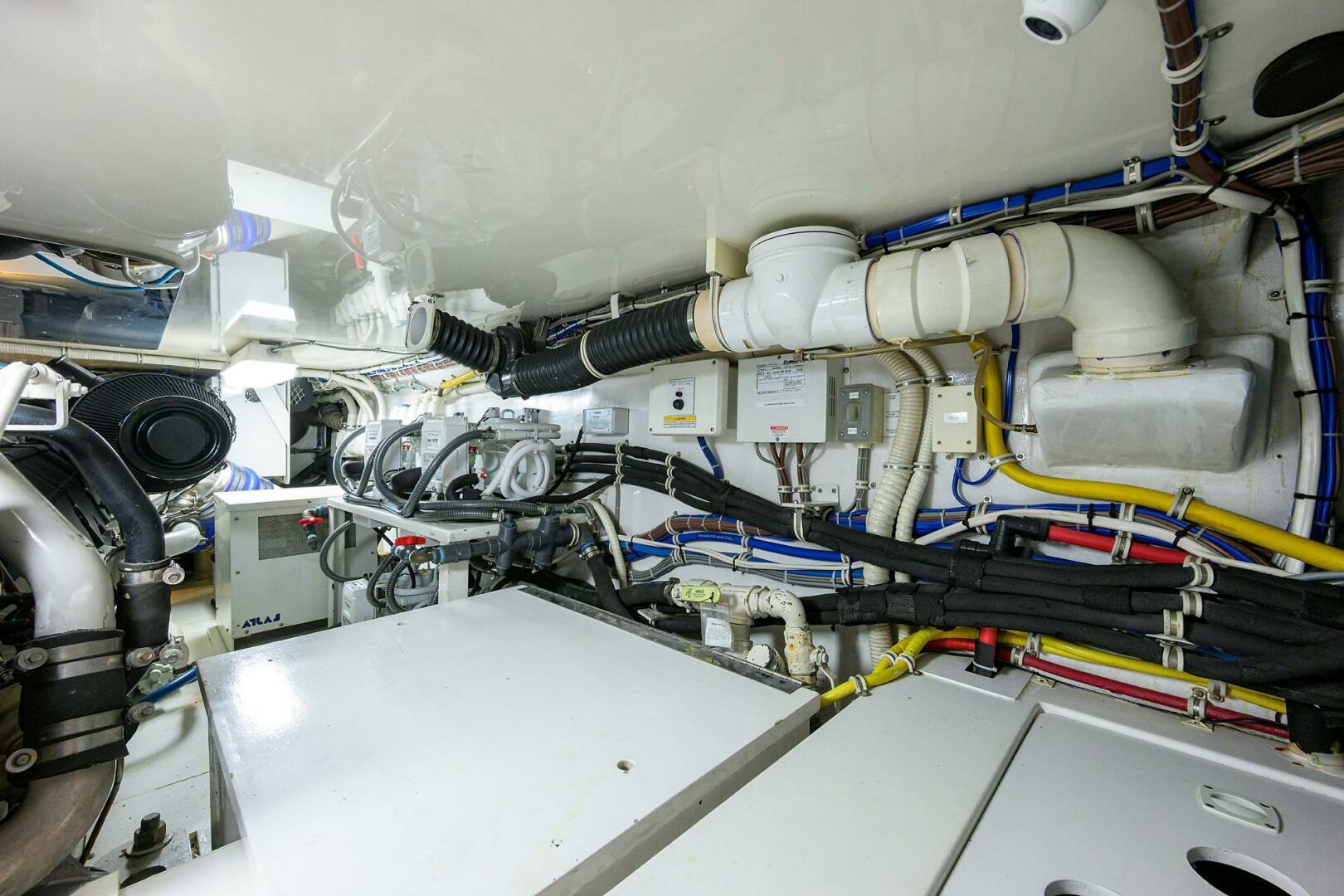 Reelin N Dealin 63ft Hatteras Yacht For Sale