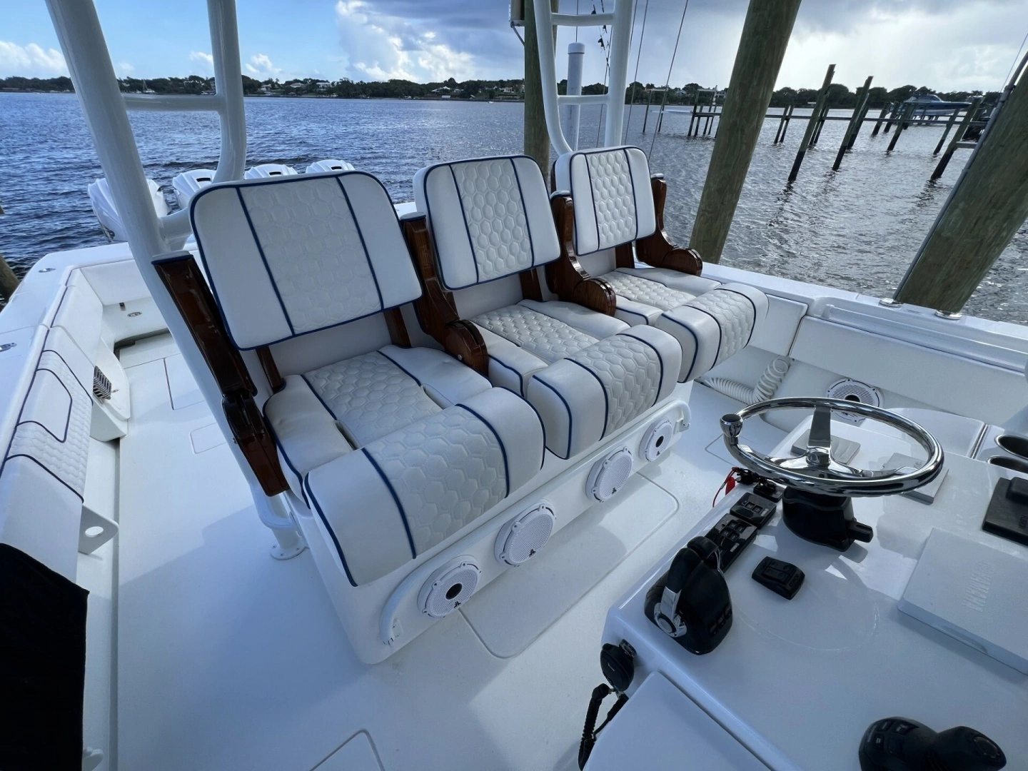 Contender 44 ST Yacht For Sale