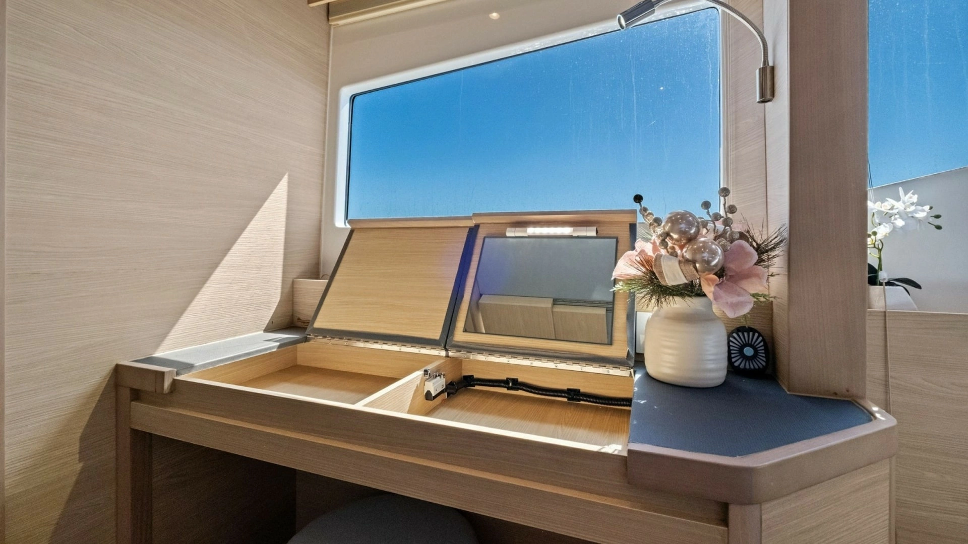 Aquila 54 Yacht Yacht For Sale