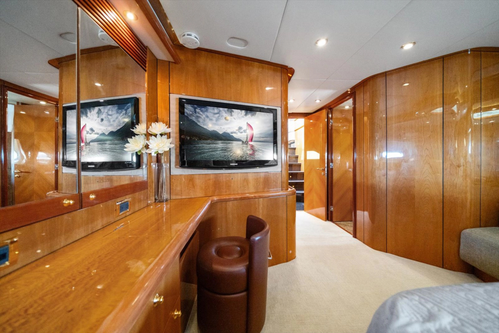 VANGUARD 82ft Sunseeker Yacht For Sale