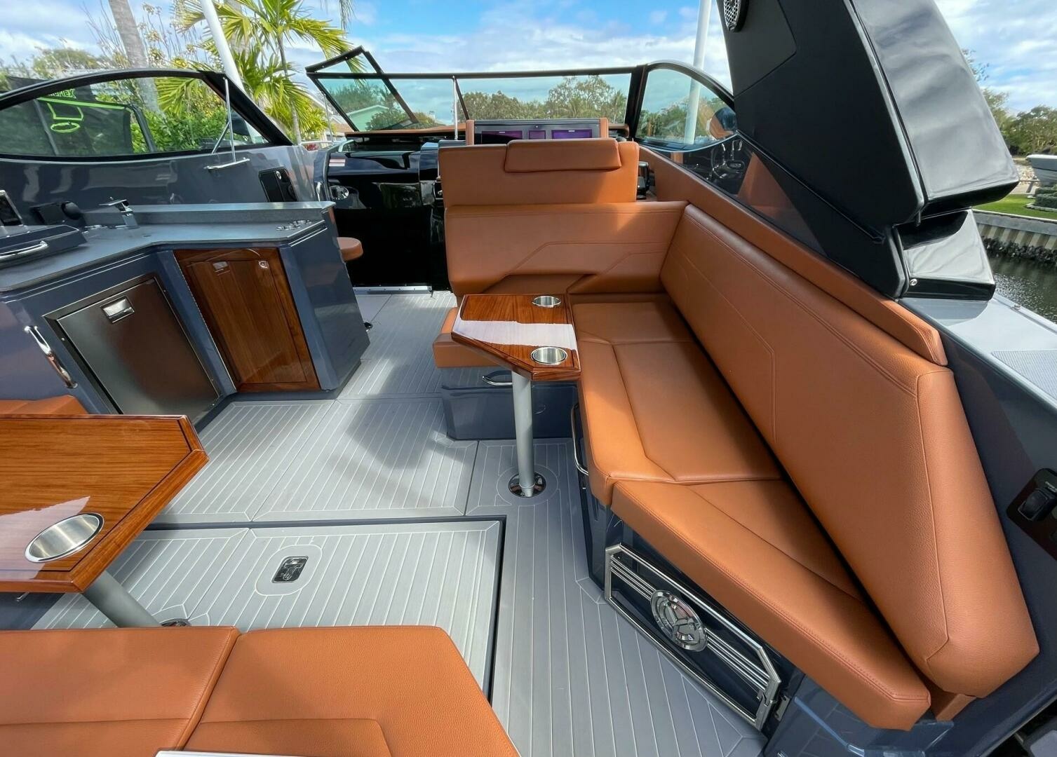 38ft Cruisers Yachts Yacht For Sale