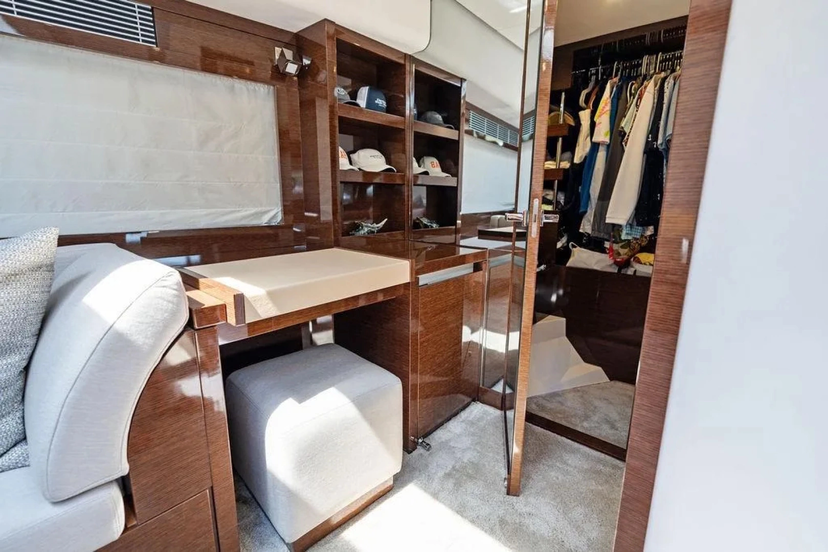 Prestige 680 Yacht For Sale