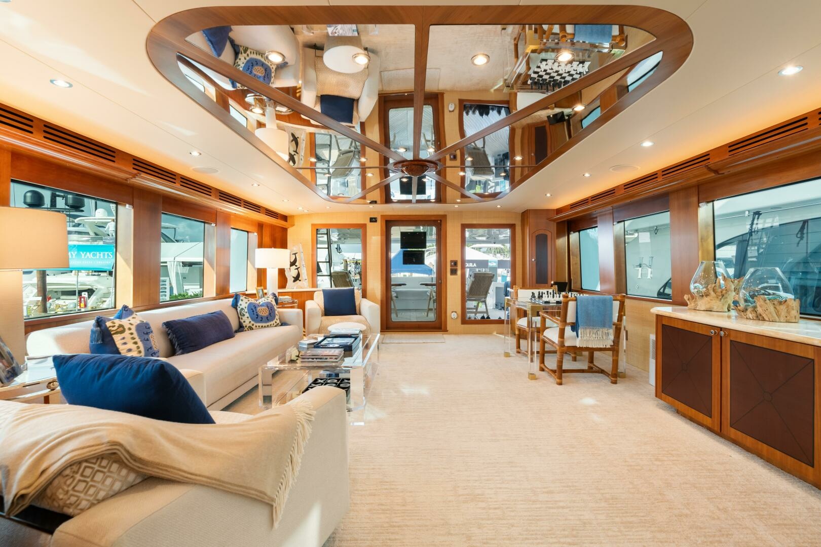 Hatteras 100 MAGIC - Salon