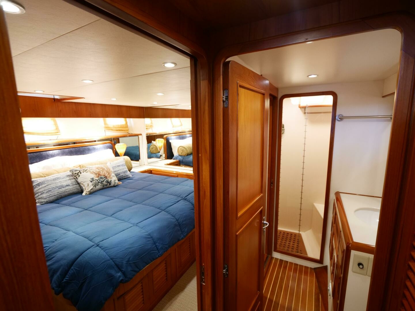 LA CALMA III 62ft Offshore Yachts Yacht For Sale LA CALMA III 62ft Offshore Yachts Yacht For Sale
