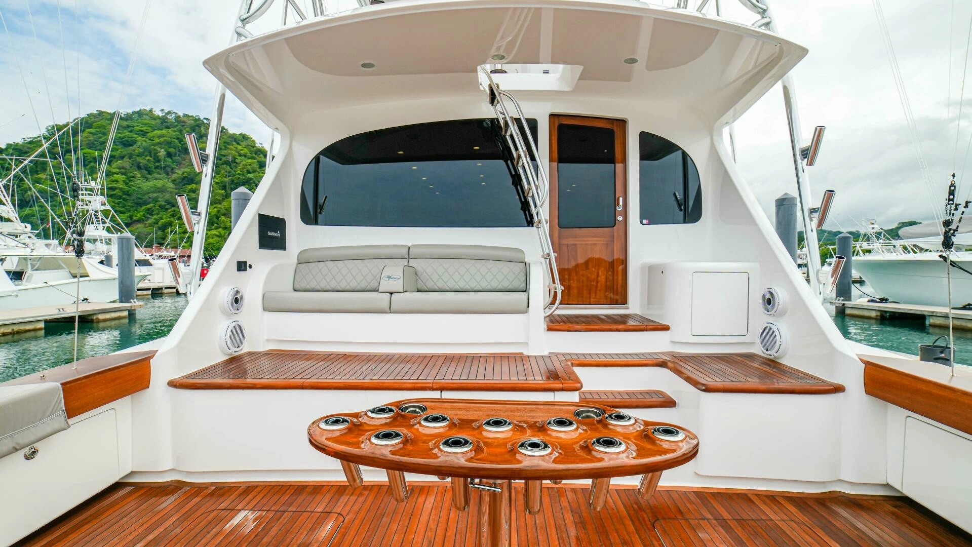 3F ② デッドストック 激レア ハイパーウイング スカイシャーク 2023 Viking 72 Convertible Yacht For Sale | Free Spool | SI Yachts