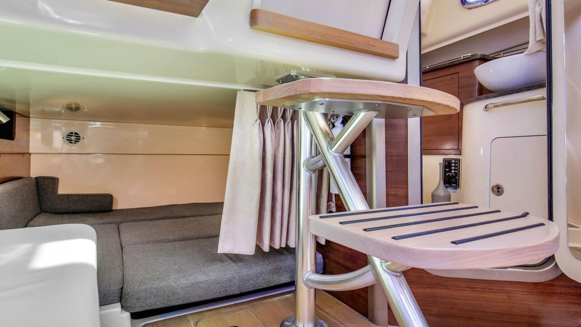 2019 Boston Whaler 345 Conquest Bunk 2