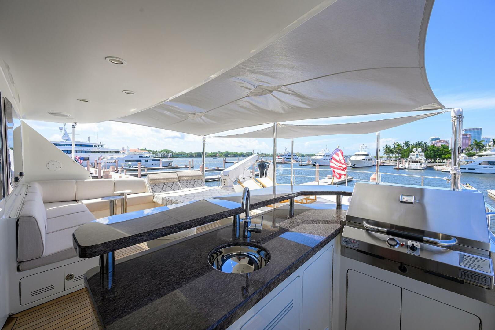 CLAYPEN 90ft Ocean Alexander Yacht For Sale