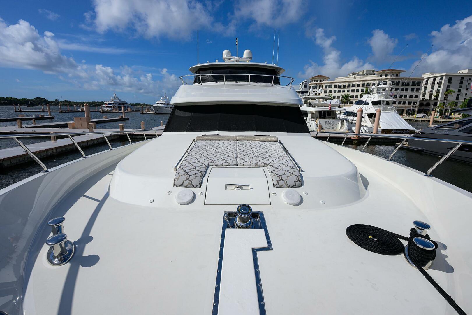 CLAYPEN 90ft Ocean Alexander Yacht For Sale
