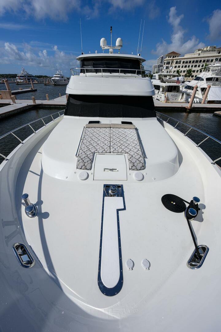 CLAYPEN 90ft Ocean Alexander Yacht For Sale