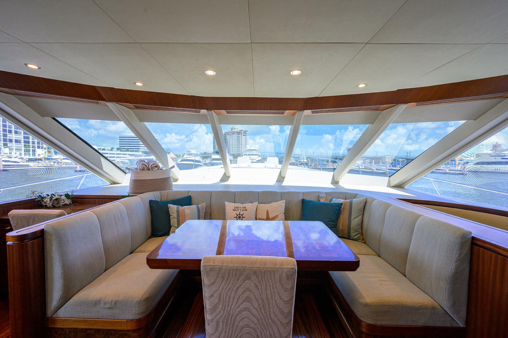 CLAYPEN 90ft Ocean Alexander Yacht For Sale
