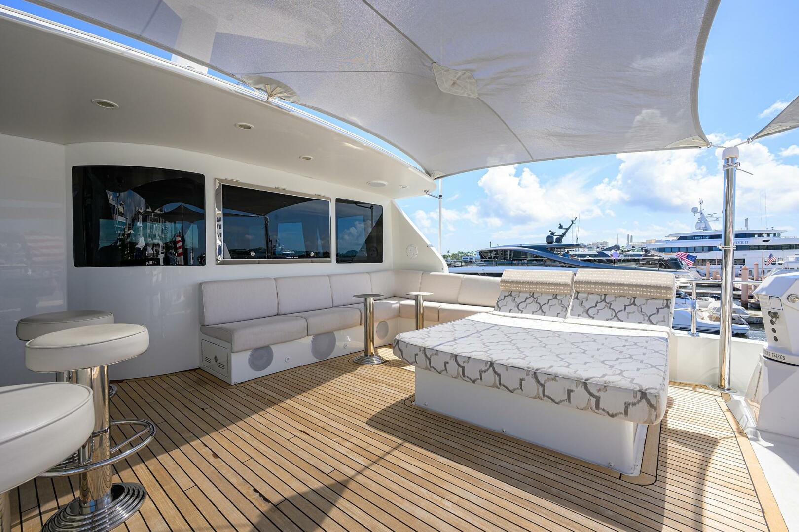 CLAYPEN 90ft Ocean Alexander Yacht For Sale