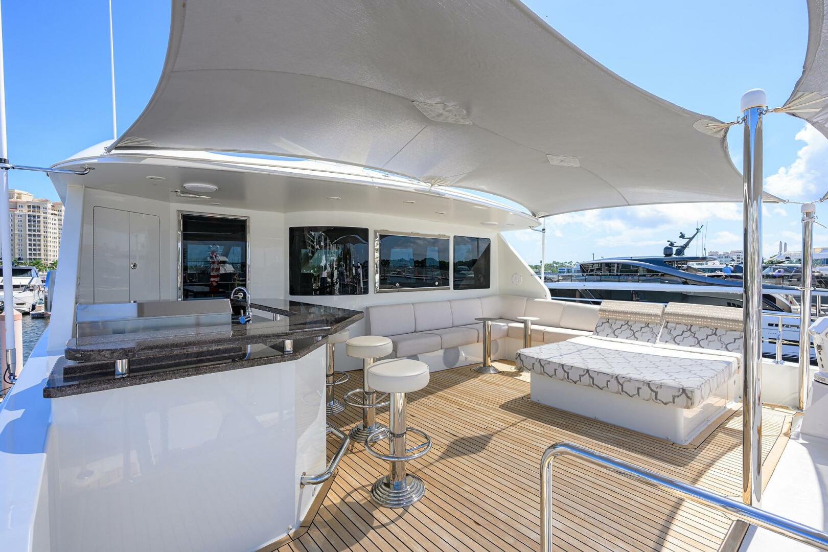CLAYPEN 90ft Ocean Alexander Yacht For Sale
