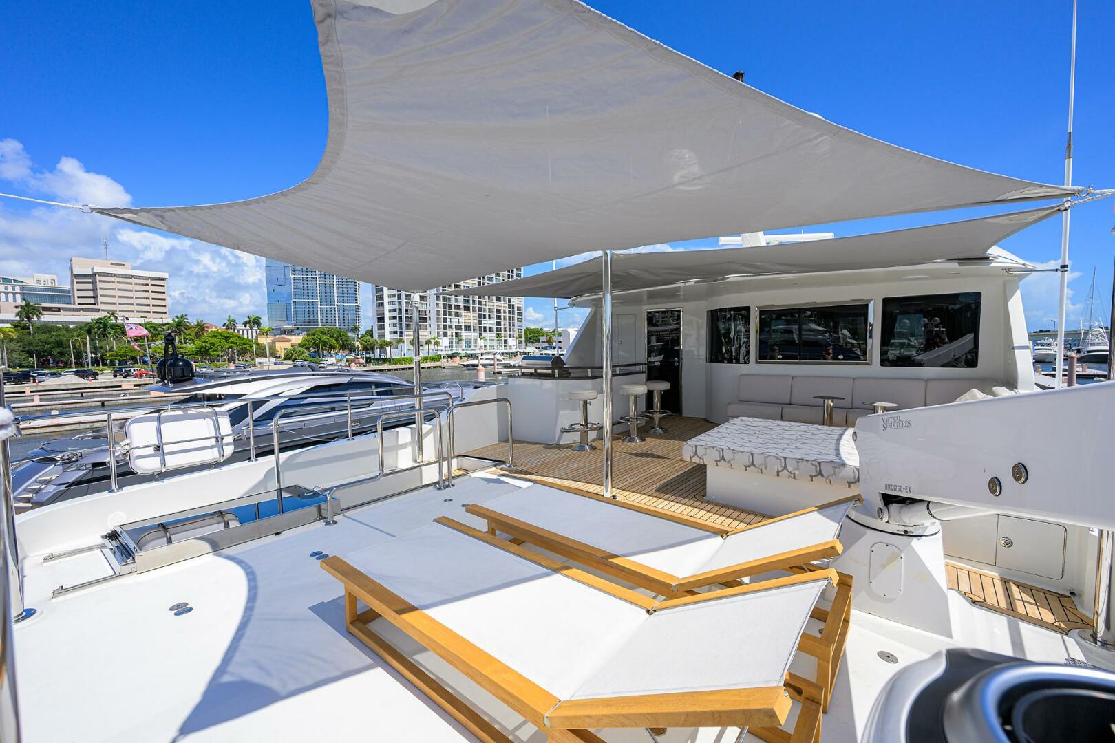 CLAYPEN 90ft Ocean Alexander Yacht For Sale
