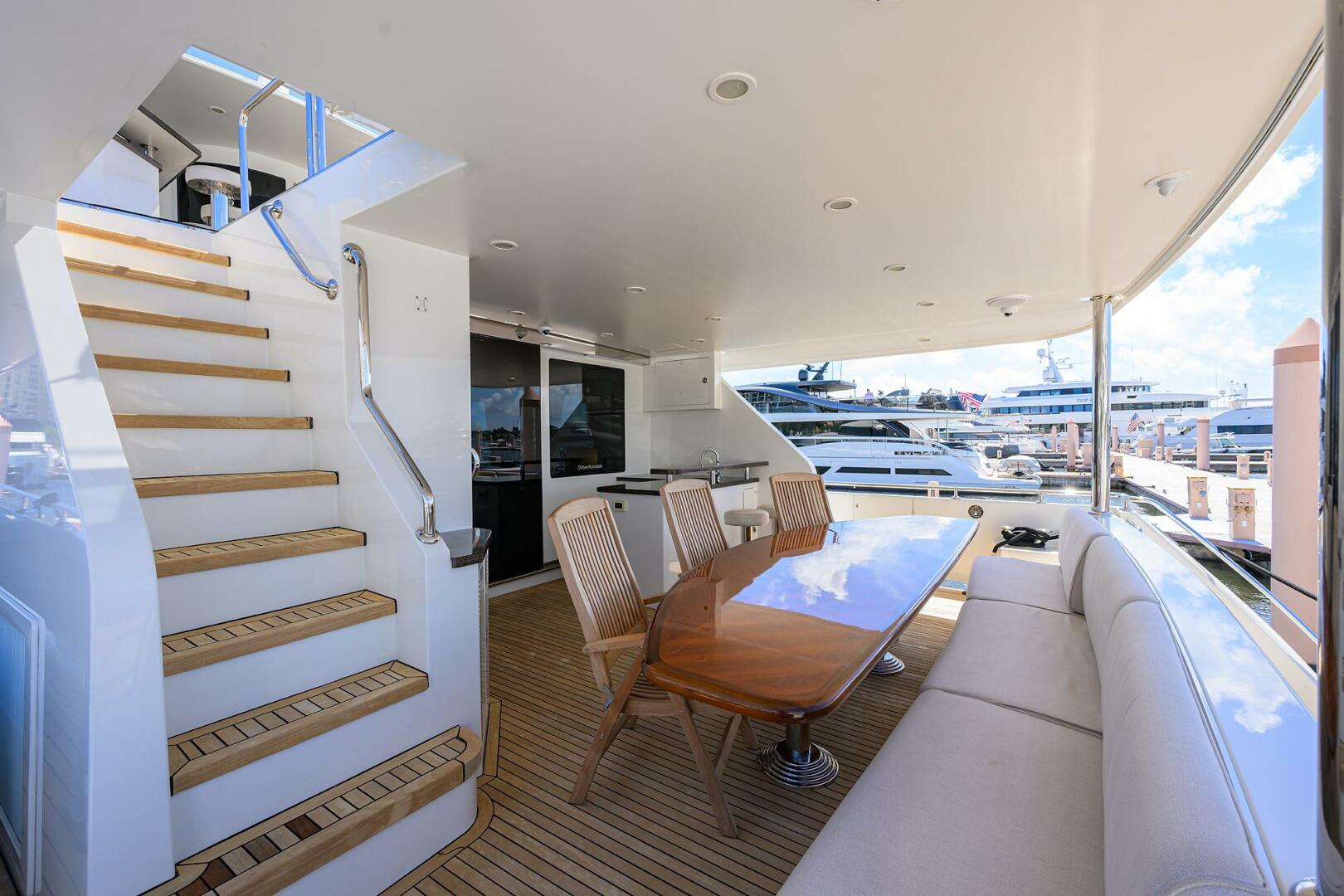 CLAYPEN 90ft Ocean Alexander Yacht For Sale