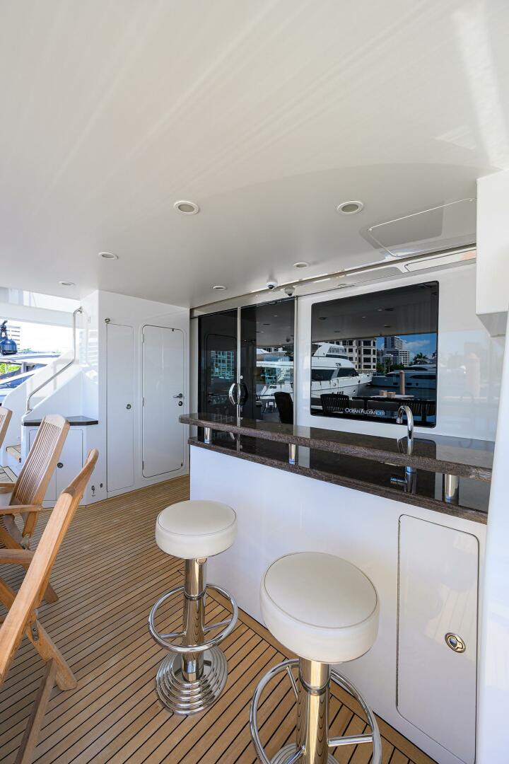 CLAYPEN 90ft Ocean Alexander Yacht For Sale