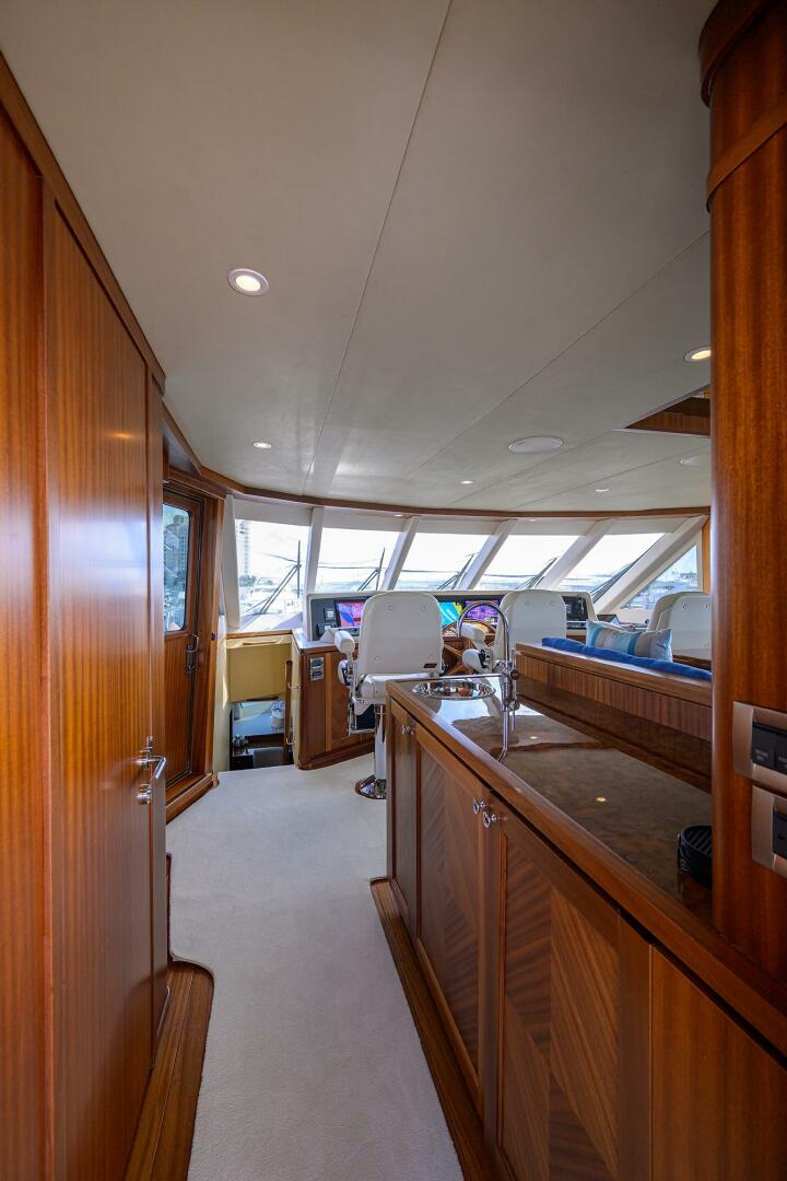 CLAYPEN 90ft Ocean Alexander Yacht For Sale